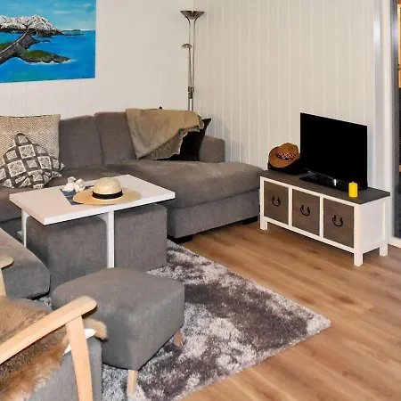 Holiday Home Lyngstad * Lyngstad