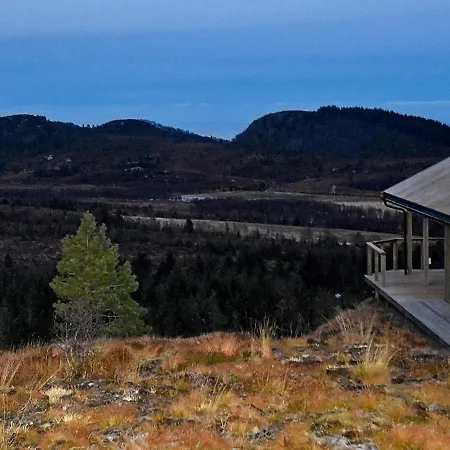 6 Person In Semesterbostad Lyngstad