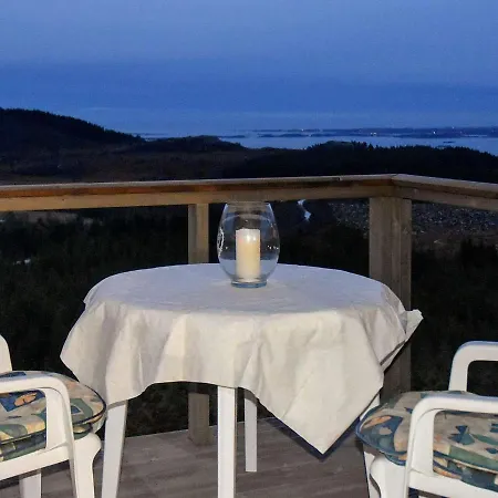 Holiday Home Lyngstad * Lyngstad
