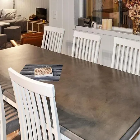 Semesterbostad 6 Person In Lyngstad